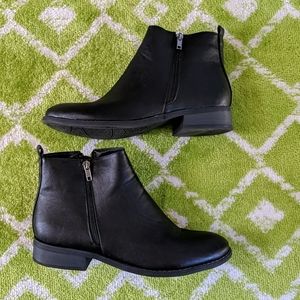 COPY - Women's Riverberry Avery boot size 10